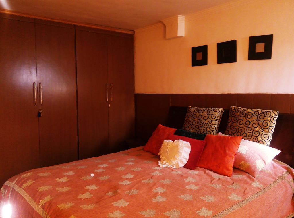 Srīnagar Jeelani Guest House المظهر الخارجي الصورة