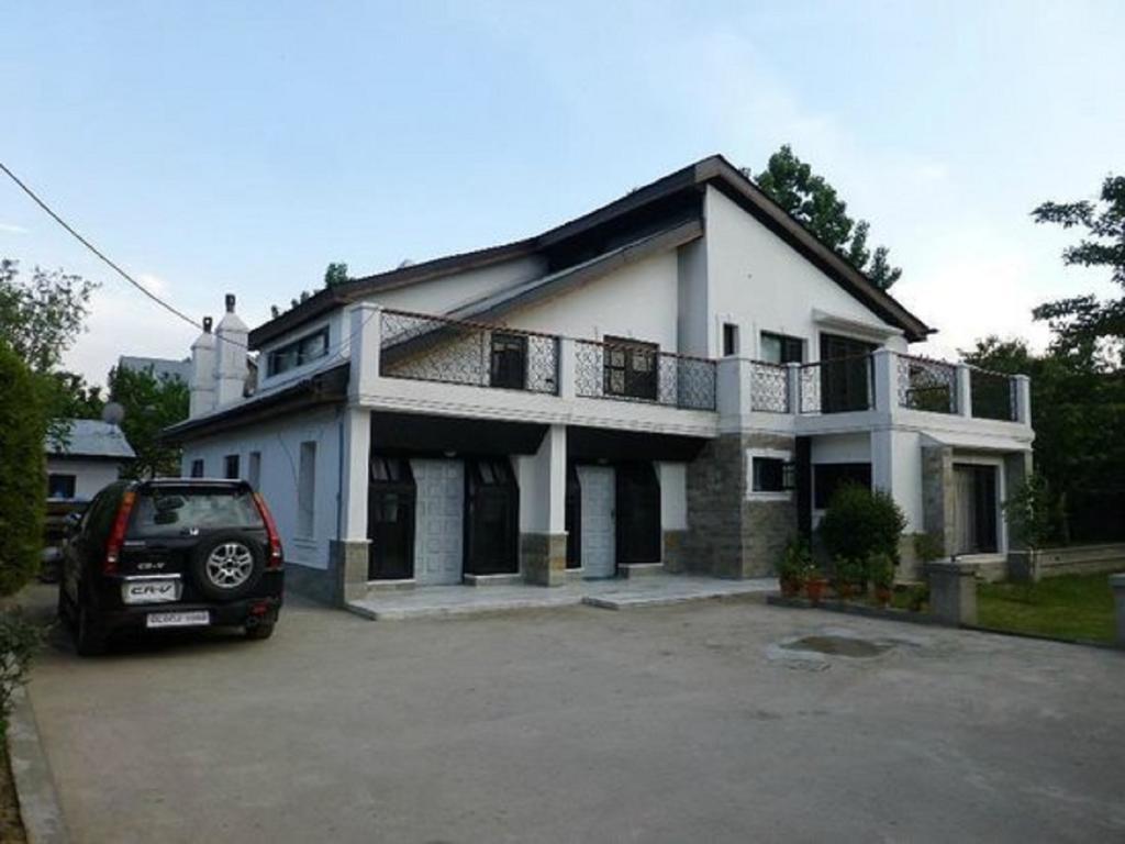 Srīnagar Jeelani Guest House المظهر الخارجي الصورة